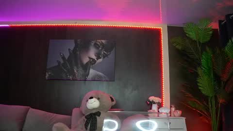Mellany online show from May 26, 2026, 4:30 am