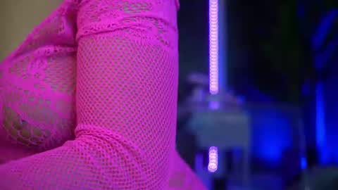 Mellany online show from June 18, 2026, 4:35 am