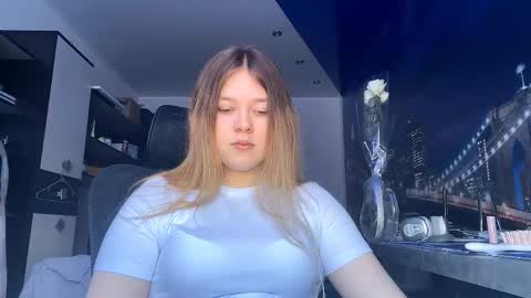 Snapshot of carolindueno chatting on February 21, 2026, 8:04 am carolindueno online show from February 21, 2026, 8:04 am