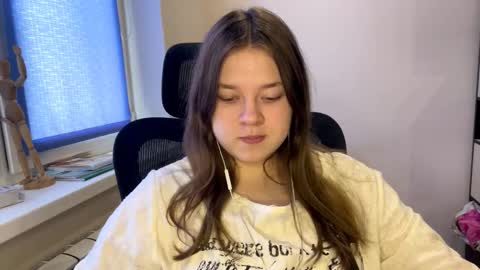 Snapshot of carolindueno chatting on March 6, 2026, 7:38 am carolindueno online show from March 6, 2026, 7:38 am