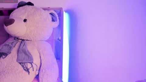 caroline 3 online show from October 1, 2025, 3:23 am