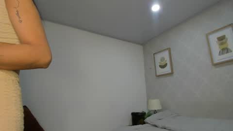 Snapshot of caroline_dh chatting on July 9, 2026, 11:36 am Caroline online show from July 9, 2026, 11:36 am
