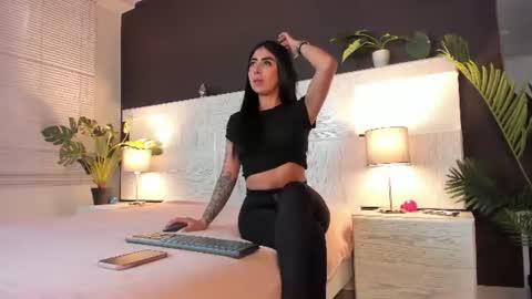Snapshot of caroline_dh chatting on July 26, 2026, 4:36 pm Caroline online show from July 26, 2026, 4:36 pm