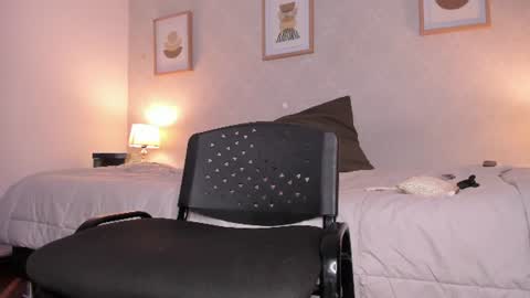 Snapshot of caroline_dh chatting on July 29, 2026, 11:41 am Caroline online show from July 29, 2026, 11:41 am