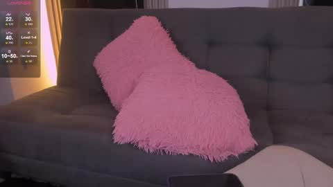 caroline_foster1 online show from April 30, 2026, 8:15 pm