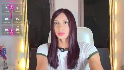caroline_foster1 online show from June 24, 2026, 12:37 pm