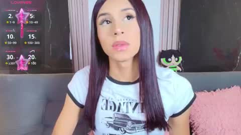 caroline_foster1 online show from July 10, 2026, 12:08 pm
