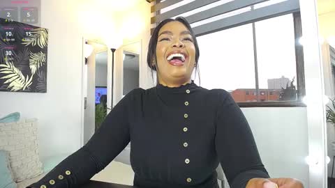 C A R O L I N E online show from February 12, 2025, 12:33 pm