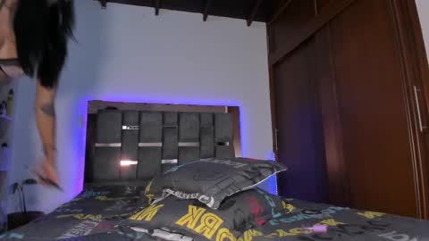 Snapshot of caroline_m8 chatting on September 17, 2025, 3:08 am CAROLINE online show from September 17, 2025, 3:08 am