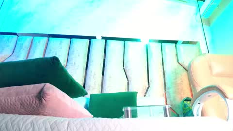 Carolina online show from December 17, 2025, 3:12 am