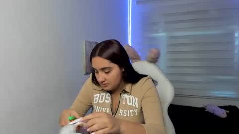 Snapshot of caroline_rodriguez_9 chatting on June 23, 2026, 7:01 pm caroline_rodriguez_9 online show from June 23, 2026, 7:01 pm