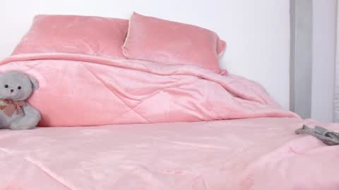 caroline online show from January 9, 2025, 8:33 pm