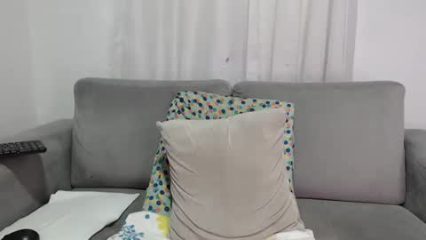 Caroline  online show from February 12, 2026, 3:18 pm