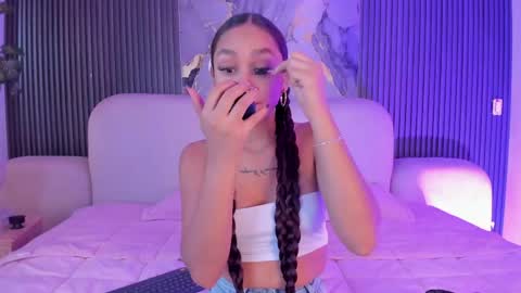 Caroline online show from April 26, 2026, 12:36 pm