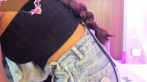 Caroline online show from April 28, 2026, 12:32 pm