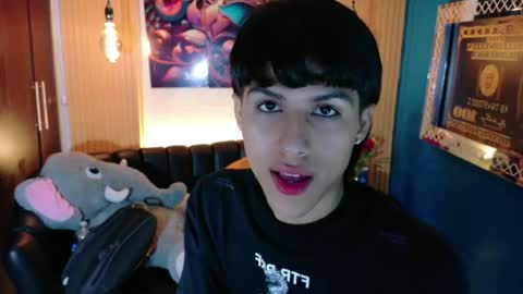 Snapshot of carolinejesh chatting on May 19, 2026, 12:33 pm carolinejesh online show from May 19, 2026, 12:33 pm