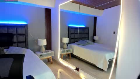 Snapshot of carolinemiller1 chatting on October 12, 2025, 12:37 pm Caro online show from October 12, 2025, 12:37 pm