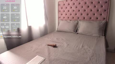 Snapshot of carolinewhite01 chatting on June 5, 2026, 3:51 pm Caroline online show from June 5, 2026, 3:51 pm