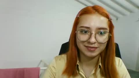 carolinnapinkman online show from April 14, 2026, 8:26 pm