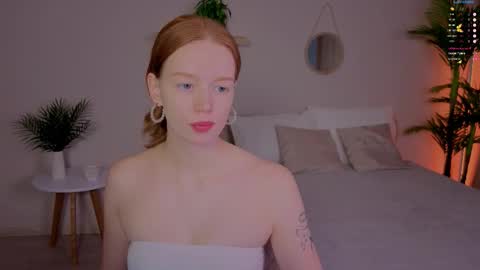 Snapshot of carolinnk chatting on October 11, 2025, 2:48 pm Caro online show from October 11, 2025, 2:48 pm