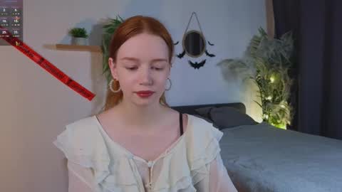 Snapshot of carolinnk chatting on October 25, 2025, 8:22 am Caro online show from October 25, 2025, 8:22 am