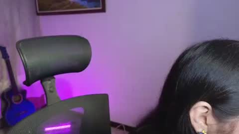 Snapshot of caroll_luna chatting on November 10, 2025, 2:43 am kitty online show from November 10, 2025, 2:43 am