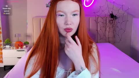 Snapshot of caroll_thompson chatting on November 5, 2025, 9:53 am Anna online show from November 5, 2025, 9:53 am