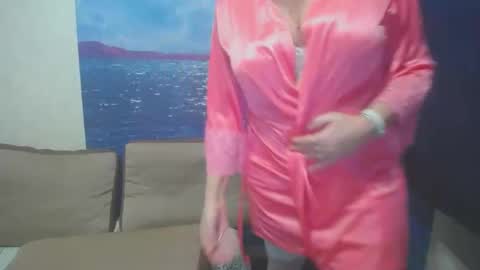 Snapshot of caroncapella chatting on December 28, 2024, 1:28 pm VicunaCool online show from December 28, 2024, 1:28 pm