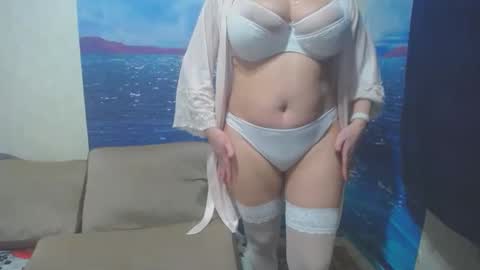 Snapshot of caroncapella chatting on February 26, 2025, 3:52 pm VicunaCool online show from February 26, 2025, 3:52 pm