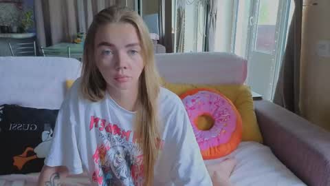 Snapshot of carriebradshawww chatting on May 8, 2026, 10:09 am carriebradshawww online show from May 8, 2026, 10:09 am