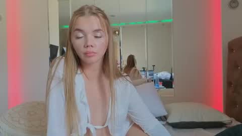 Snapshot of carriebradshawww chatting on July 1, 2026, 3:56 pm carriebradshawww online show from July 1, 2026, 3:56 pm