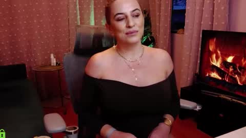 Carrie online show from November 21, 2025, 5:17 am