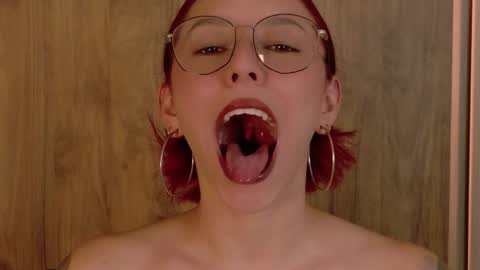 Snapshot of casandra_busting chatting on May 20, 2026, 7:53 pm Casandra online show from May 20, 2026, 7:53 pm