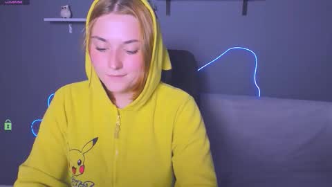 Snapshot of casey_meow_ chatting on September 29, 2025, 1:05 pm casey_meow_ online show from September 29, 2025, 1:05 pm