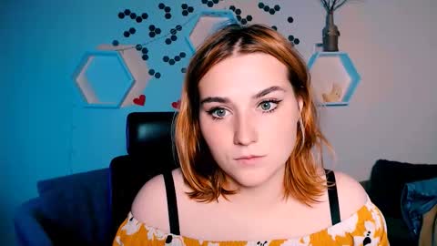 Snapshot of casey_meow_ chatting on October 17, 2025, 5:32 am casey_meow_ online show from October 17, 2025, 5:32 am