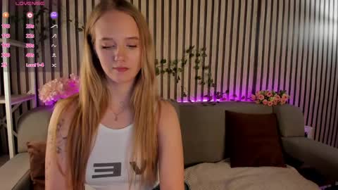 Snapshot of casey_sweeet chatting on May 29, 2026, 2:15 pm Casey sweeet online show from May 29, 2026, 2:15 pm
