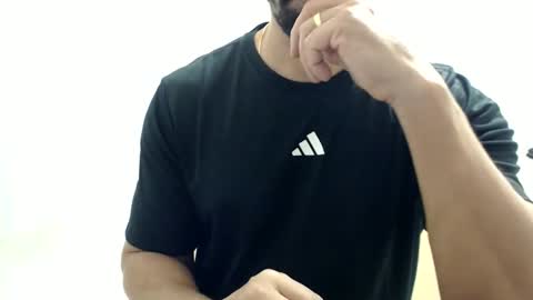 Snapshot of cashmastermuscle77 chatting on June 9, 2026, 12:22 am cashmastermuscle77 online show from June 9, 2026, 12:22 am