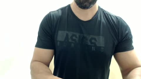Snapshot of cashmastermuscle77 chatting on June 12, 2026, 10:36 am cashmastermuscle77 online show from June 12, 2026, 10:36 am