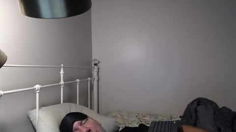 Snapshot of casinocam chatting on May 3, 2026, 1:06 pm CasinoCam online show from May 3, 2026, 1:06 pm