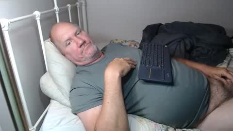 Snapshot of casinocam chatting on May 9, 2026, 2:17 am CasinoCam online show from May 9, 2026, 2:17 am