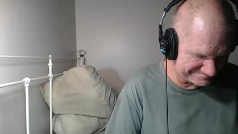 Snapshot of casinocam chatting on May 13, 2026, 2:09 am CasinoCam online show from May 13, 2026, 2:09 am
