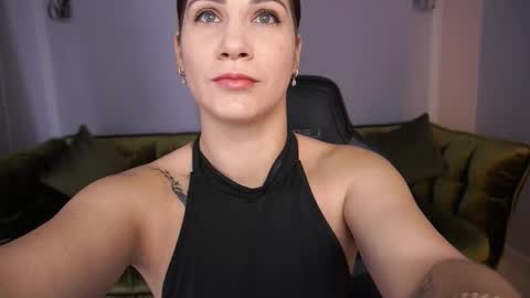 Snapshot of cassandragood chatting on November 19, 2025, 7:19 am Lena online show from November 19, 2025, 7:19 am