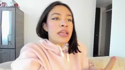 Snapshot of cassie_jones1 chatting on July 4, 2026, 1:28 pm Cassie Jones online show from July 4, 2026, 1:28 pm