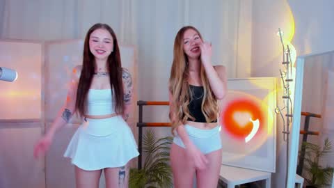 Snapshot of cassie_palmer chatting on December 13, 2024, 6:42 am Hello my name is Cassie and my friend Nilo is also here online show from December 13, 2024, 6:42 am