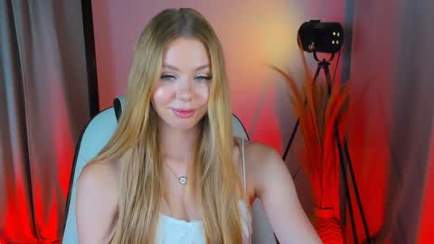 Snapshot of cassie_palmer chatting on January 29, 2025, 9:33 am Hello my name is Cassie and my friend Nilo is also here online show from January 29, 2025, 9:33 am