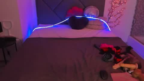 Snapshot of cassieevanss chatting on June 15, 2026, 5:42 am Cassie online show from June 15, 2026, 5:42 am