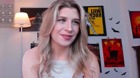 Snapshot of cassieholland chatting on November 28, 2025, 12:19 pm Im Cassie3 online show from November 28, 2025, 12:19 pm