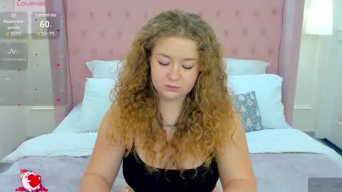 Snapshot of cassieride chatting on January 19, 2025, 12:17 pm Curly online show from January 19, 2025, 12:17 pm