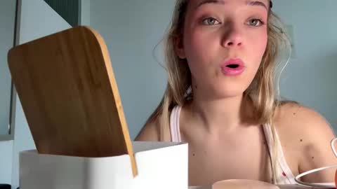 Olivia online show from March 9, 2026, 8:07 am