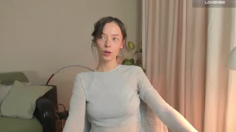  cassandra  online show from December 4, 2024, 4:38 pm